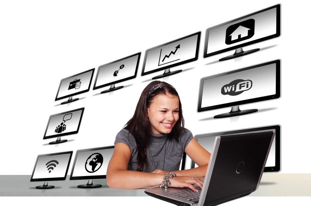 social, media, manager-1966030.jpg